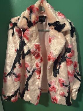 GUESS Cream Faux-Fur Cherry Blossom Jacket